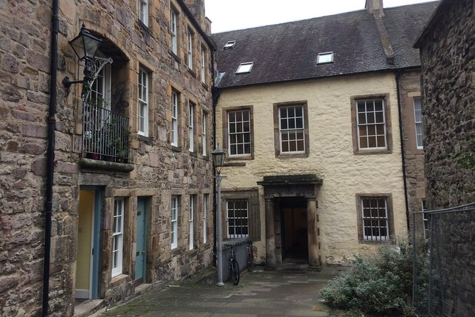 Edinburgh: History Lovers Old Town Walking Tour - Victoria Street and the Grassmarket’s grim past