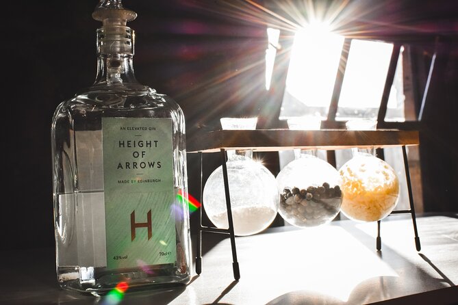 Edinburgh: Holyrood Distillery Whisky and Gin Tour & Tasting - What you taste at the bar