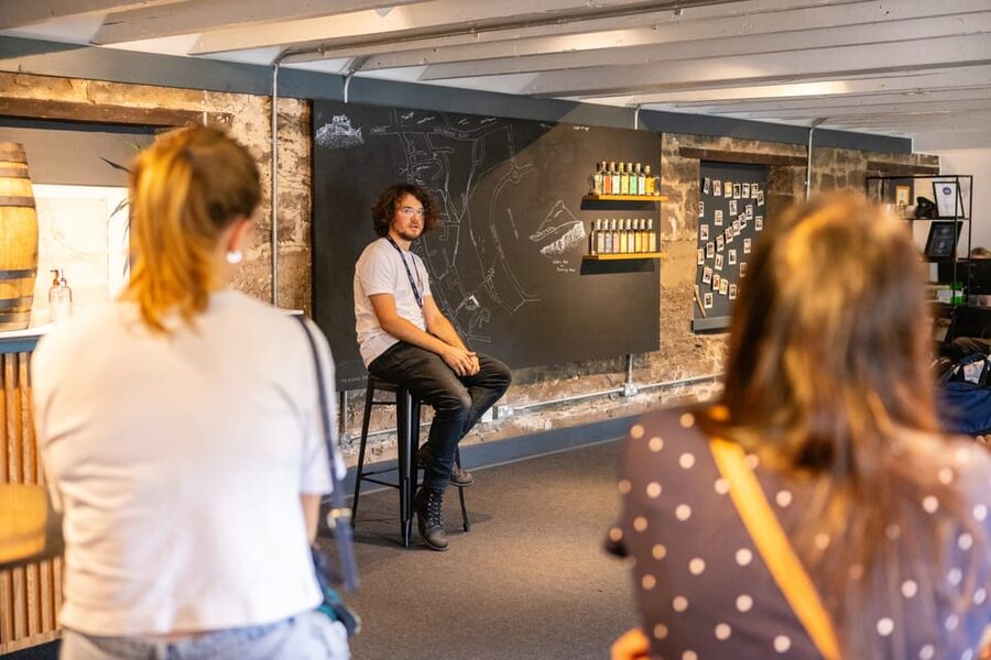 Edinburgh: Holyrood Distillery Whisky & Gin Tour - Practical details that affect your visit