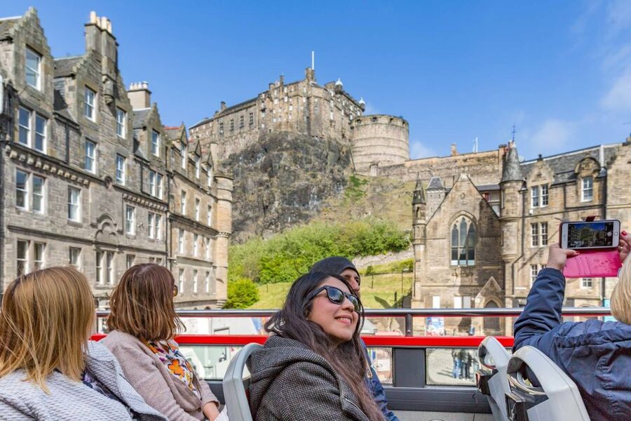 Edinburgh: Hop-On Hop-Off Bus Pass with 3 City Tours - The best way to choose your route