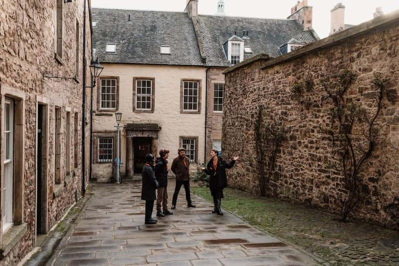 Edinburgh: Immersive Old Town Historical Walking Tour - Meeting at Mercat Cross on the High Street