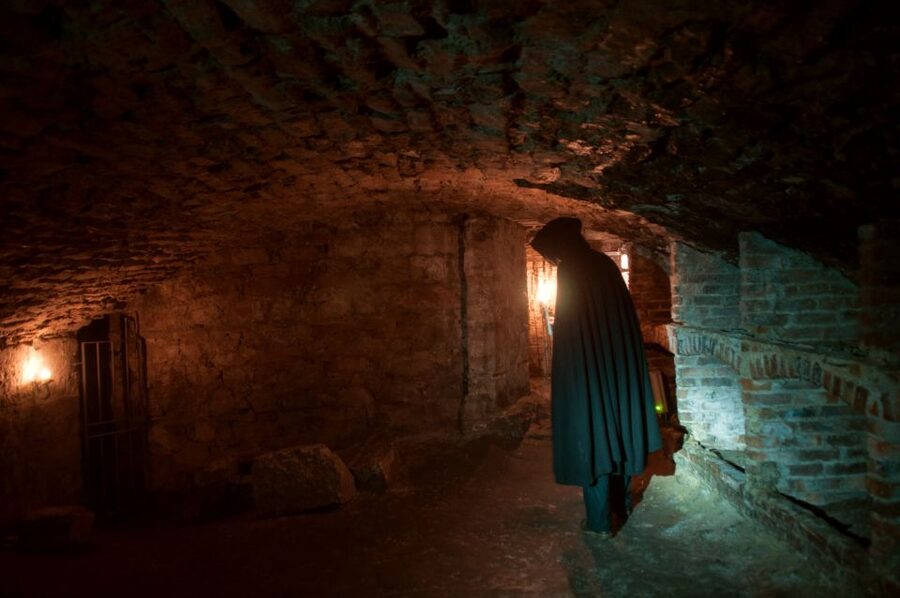 Edinburgh: Immersive Small-Group Haunted Underground Tour - The final fifteen minutes and return to Mercat Tours
