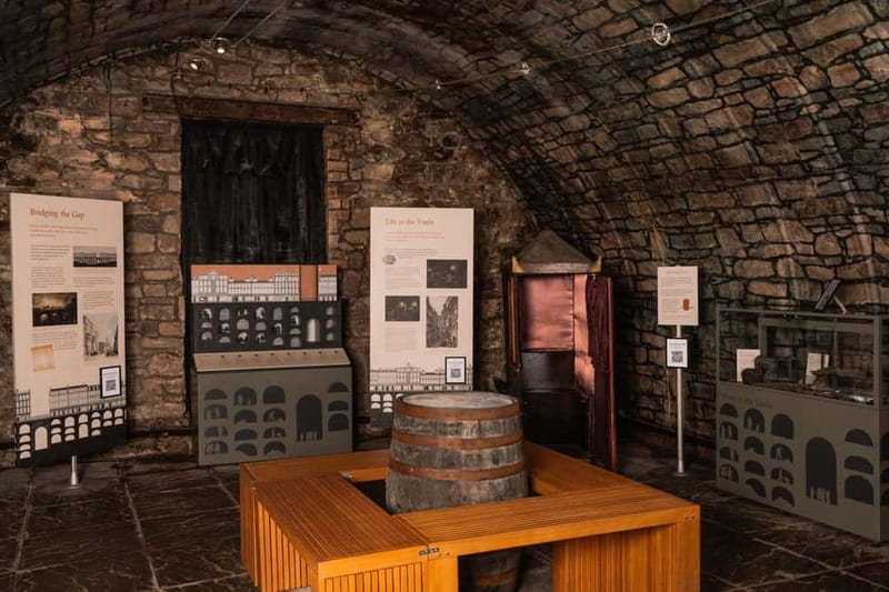 Edinburgh: Immersive Small-Group Historic Vaults Tour - Practical ways to enjoy the vaults