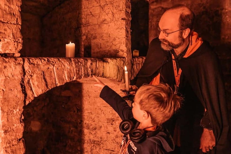 Edinburgh: Kids Immersive Underground Small-Group Tour - Sounds, smells, and TourTalk devices