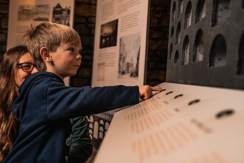 Edinburgh: Kids Immersive Underground Small-Group Tour - Starting at Mercat Cross in Parliament Square