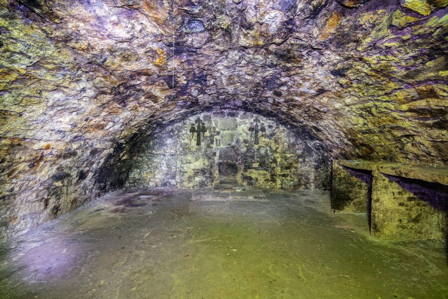Edinburgh: Late-Night Underground Vaults Terror Tour - Stories of crime, poverty, and body snatching
