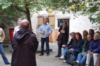 Edinburgh Literary Pub Tour with “Real-Actors”