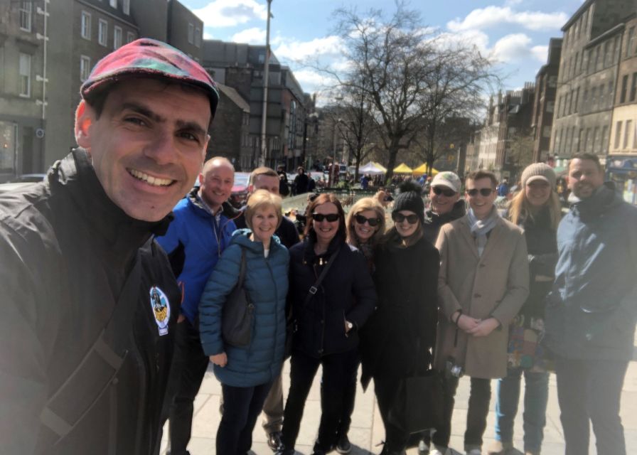 Edinburgh: Mountebank Comedy Walk - Mountebank Comedy Walk compared with a standard city tour