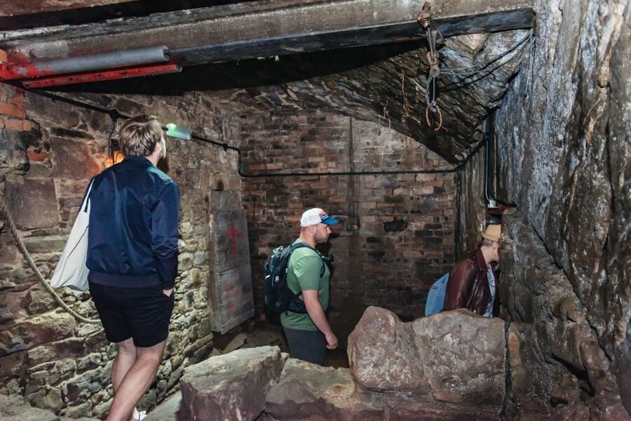 Edinburgh: Old Town and Underground Historical Tour - How much history fits into 90 minutes