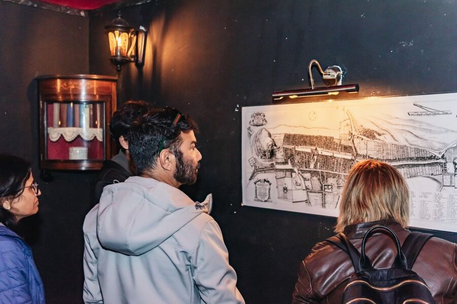 Edinburgh: Old Town and Underground Historical Tour - Weather, footwear, and practical comfort