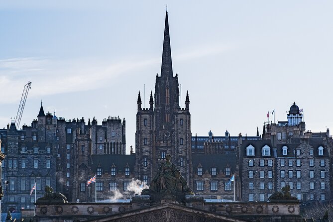 Edinburgh Old Town: Historical Guided Walking Tour - Finishing at Greyfriars Kirkyard