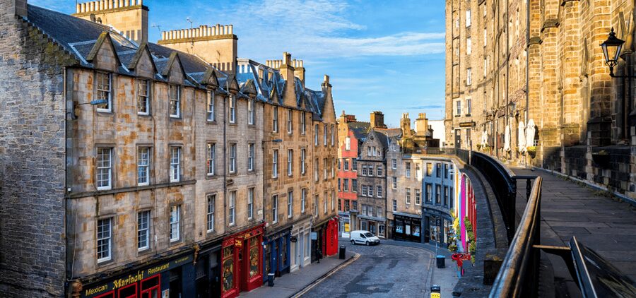 Edinburgh: Old Town Walking Tour with an APP - Edinburgh Castle from Castle Rock