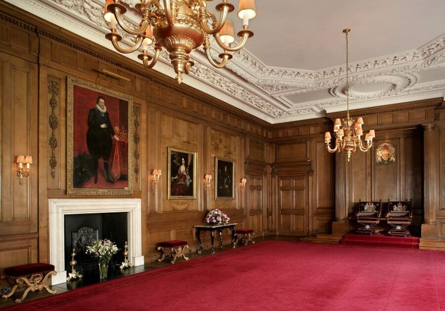Edinburgh: Palace of Holyroodhouse Entry Ticket - The State Apartments and royal ceremony