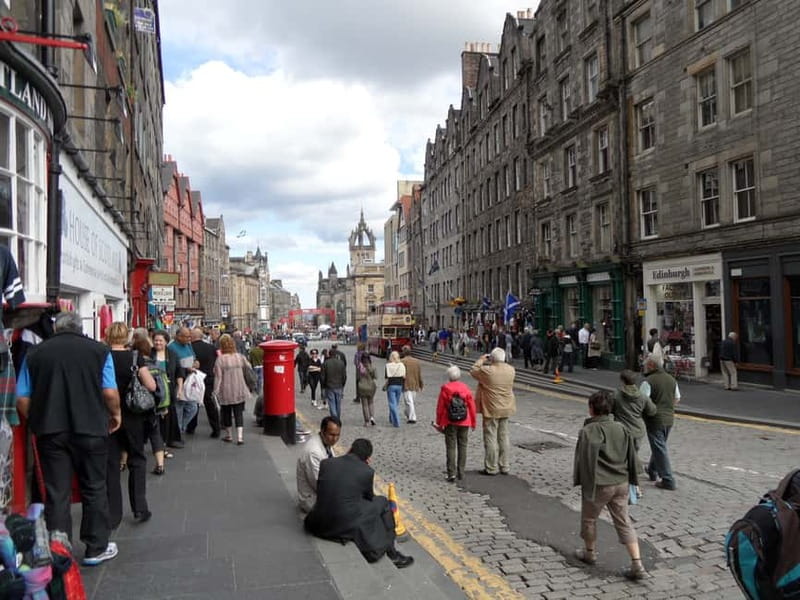 Edinburgh: Private Guided Walking Tour - Looking up toward Edinburgh Castle