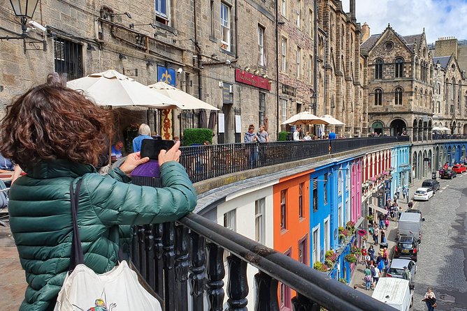 Edinburgh: Private Walking Tour - Reading the Old Town beyond the postcard view