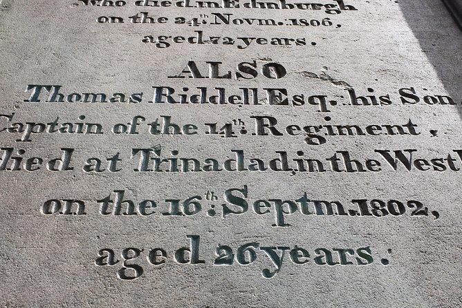Edinburgh Private Walking Tour - Deacon Brodie’s Tavern and a famous double life