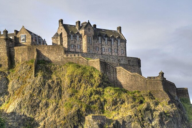 Edinburgh Private Walking Tour in Spanish - Key points to know before booking