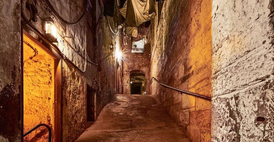 Edinburgh: Real Mary King's Close Guided Tour - Entering Edinburgh’s street below the street