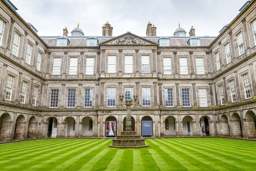 Edinburgh: Royal Attractions with Hop-On Hop-Off Bus Tours - Who should buy the Royal Edinburgh pass?