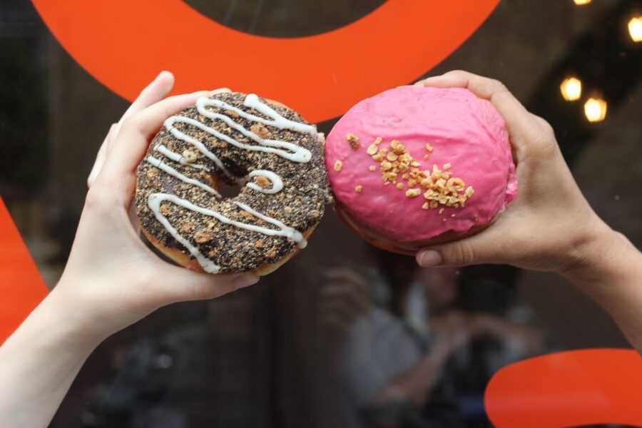 Edinburgh: Royal Mile Donut Tour with Donut Tastings - Starting beneath Edinburgh Castle