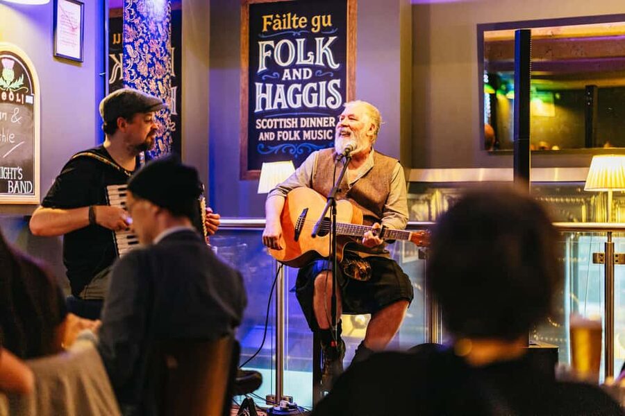 Edinburgh: Scottish Dinner and Folk Music Experience - Key points at a glance