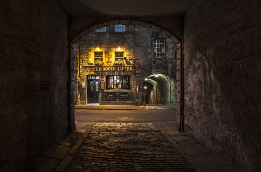 Edinburgh: Scottish Whisky Tasting with a Local Expert - Traditional Whisky and New Small-Batch Producers