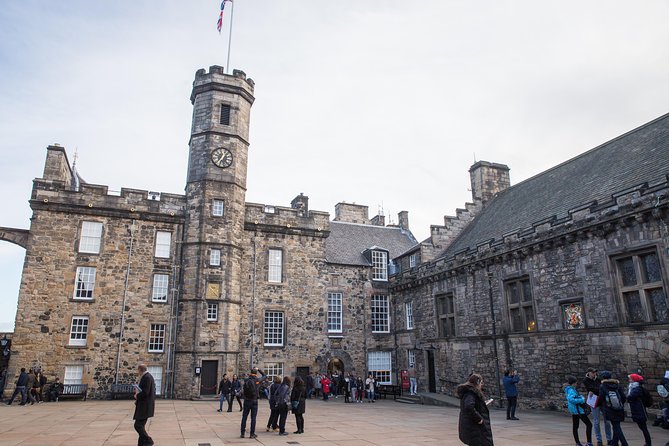 Edinburgh Skip-the-Ticket-Line Castle Walking Tour - The Royal Mile walk sets the scene