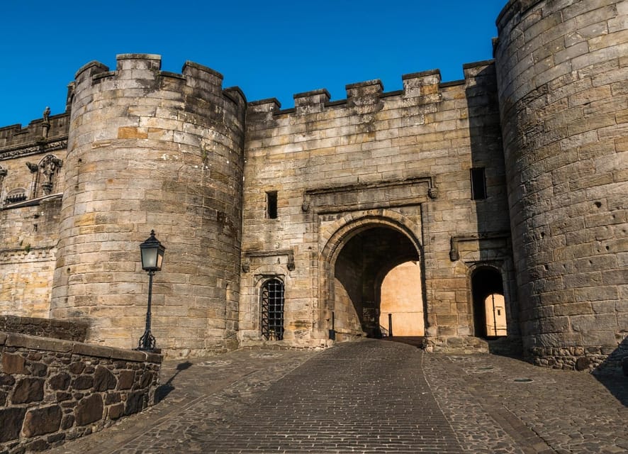 Edinburgh: Stirling Castle, Kelpies, Whisky & Highlands Tour - A big Scottish day from a central Edinburgh meeting point