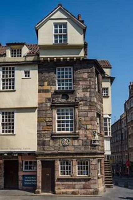 Edinburgh: The Mary Queen of Scots Guided Walking Tour - Who should take this walk?