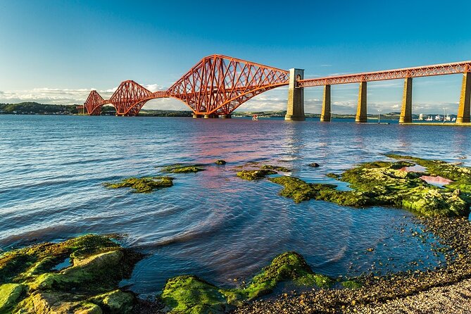 Edinburgh: The Outlander, Palaces & Jacobites Tour - Linlithgow Palace, royal birthplace and Wentworth Prison
