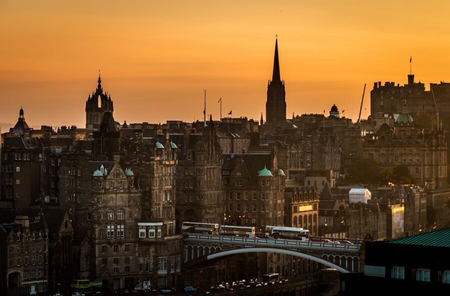 Edinburgh: The Royal City Tour from London - Key points to know before booking