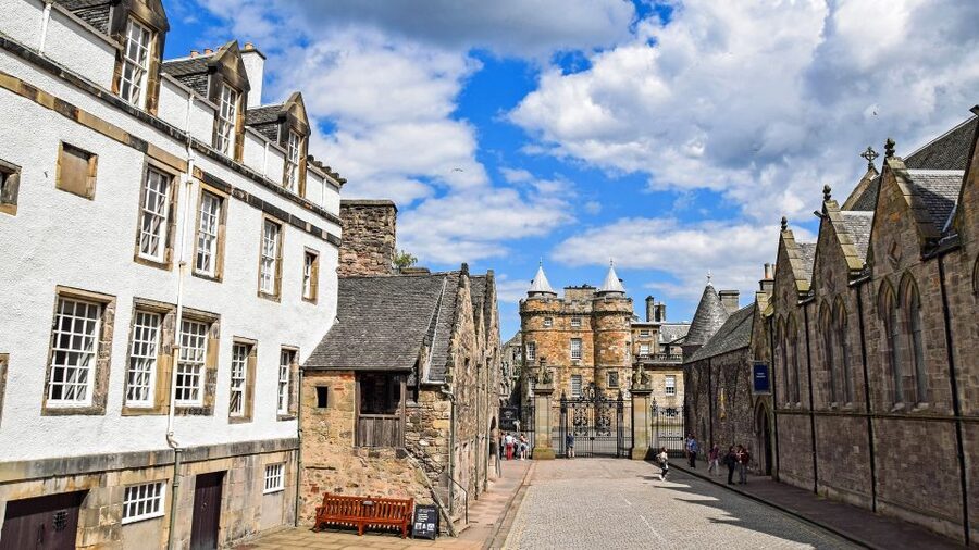 Edinburgh: The Royal City Tour from London - Is $322 good value for one day?