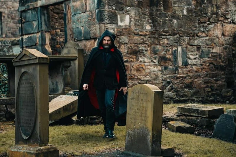 Edinburgh: Underground Vaults and Graveyard Evening Tour - Why Edinburgh’s Old Town makes such a good setting