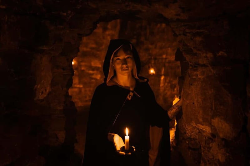 Edinburgh: Underground Vaults and Graveyard Evening Tour - What $39 gets you