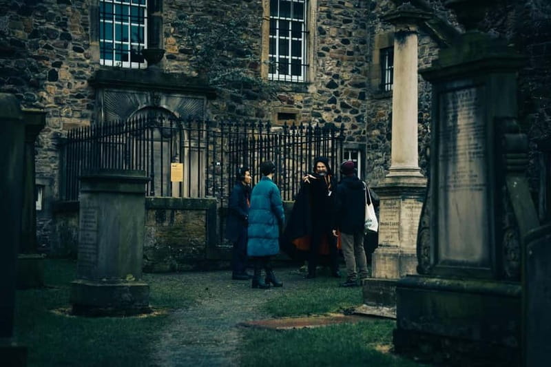 Edinburgh: Underground Vaults and Graveyard Evening Tour - The Royal Mile walk, from public spectacle to private fear