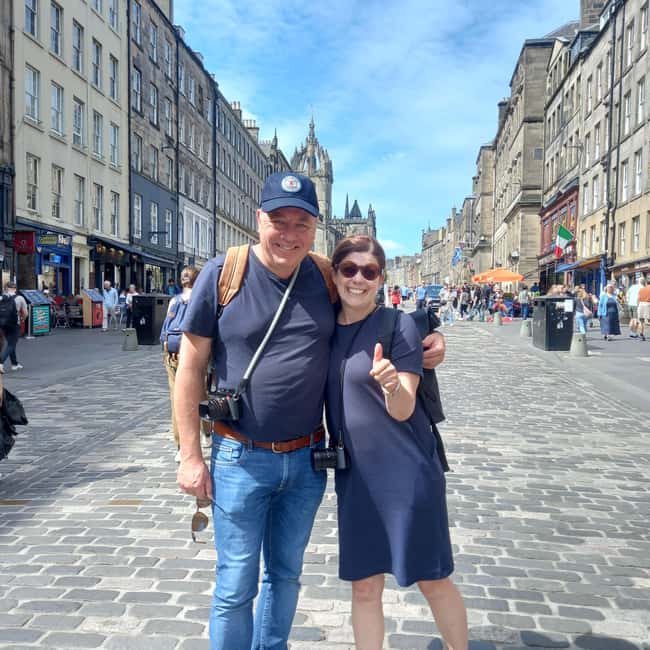 Edinburgh Welcome Tour: Private Tour with a Local - Why the private format matters