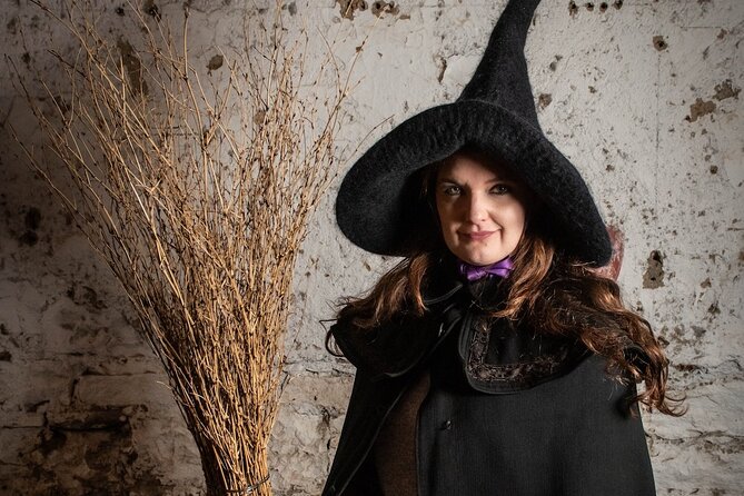 Edinburgh: Witches & Haunted History Walking Tour - Grassmarket and Half-Hangit Maggie