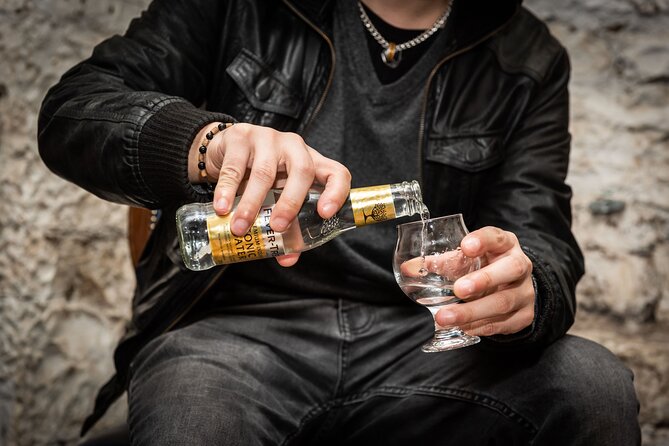 Evolution of Gin and Underground Gin Tasting in Edinburgh | 1hr - From genever to modern Scottish gin