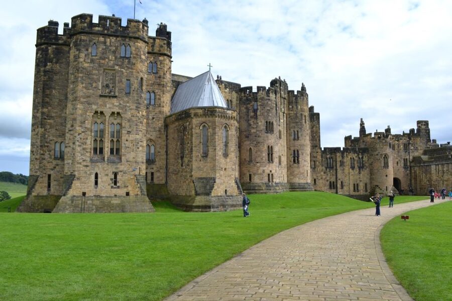 From Edinburg: Viking Coast & Alnwick Castle Day Tour - Leaving Edinburgh for the North Sea coast