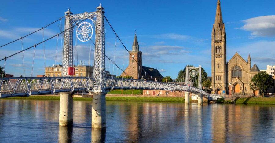 From Edinburgh: 2-Day Loch Ness, Inverness & Highlands Tour - From Edinburgh to Loch Lomond and Luss