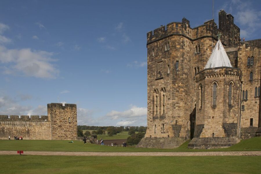 From Edinburgh: Alnwick Castle and Scottish Borders Tour - Three hours inside Alnwick Castle