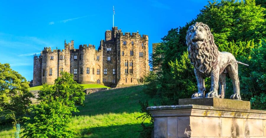 From Edinburgh: Alnwick Castle and Scottish Borders Tour - The Northumberland coast adds the surprise