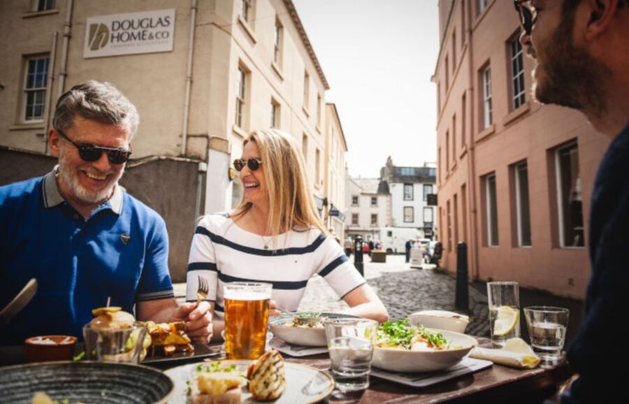 From Edinburgh: Alnwick Castle and Scottish Borders Tour - Who will enjoy this day most?