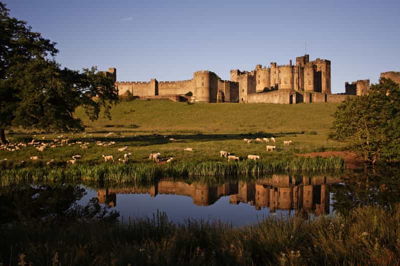 From Edinburgh: Holy Island, Alnwick Castle & Northumbria - Key points to know before booking