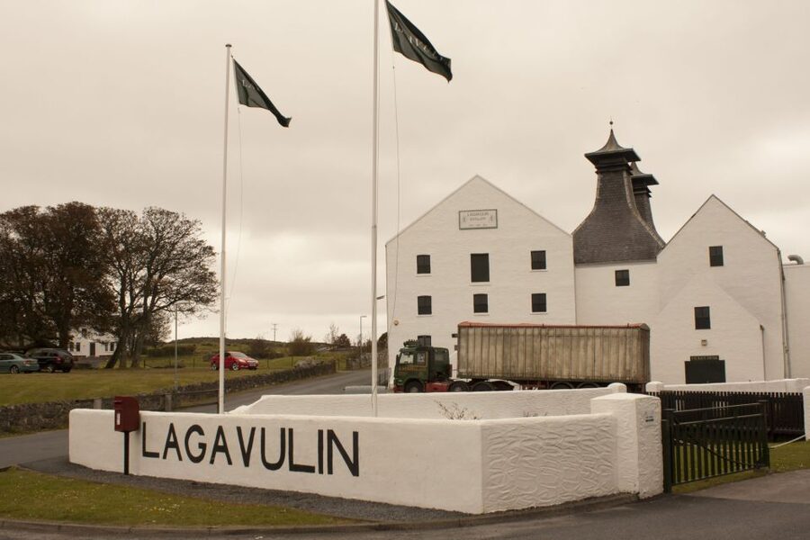 From Edinburgh: Islay and The Whisky Coast 4-Day Tour - Bowmore: a practical base for three nights