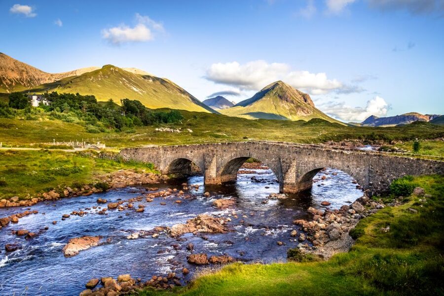From Edinburgh: Isle of Skye 3-Day Tour with Accommodation - Returning by the Cuillin Hills and Loch Ness