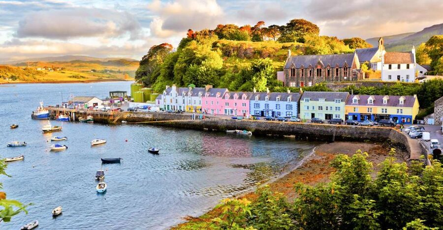From Edinburgh: Isle of Skye 3-Day Tour with Accommodation - Edinburgh to Glencoe, with castles before the mountains
