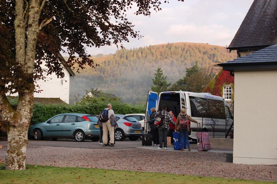 From Edinburgh: Isle of Skye and Hogwarts Express 4-Day Trip - Day 4: The Skye ferry and the Jacobite Steam Train