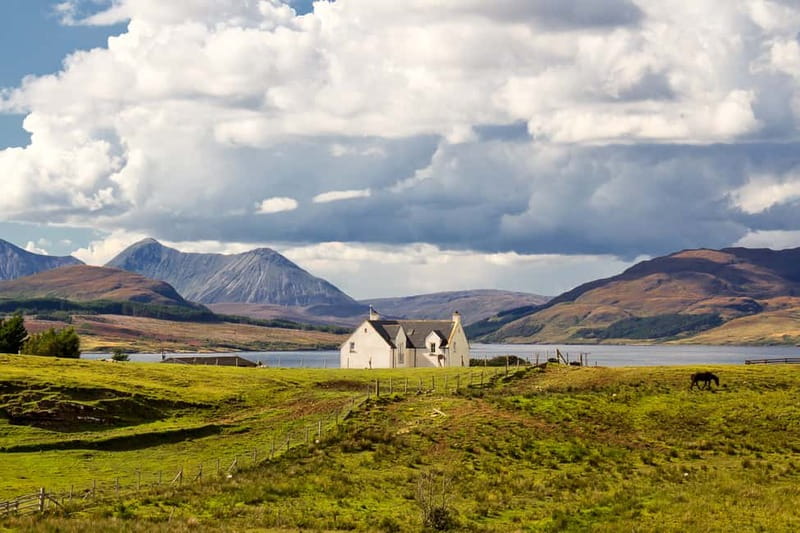 From Edinburgh: Isle of Skye & Highlands 3-Day Guided Tour - Day 2: A full day on the Isle of Skye
