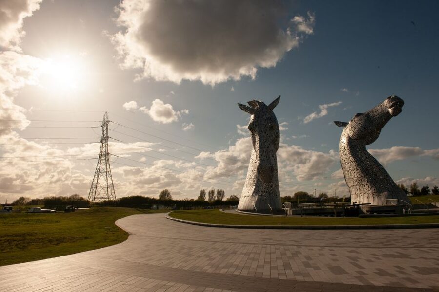 From Edinburgh: Loch Lomond, Kelpies & Stirling Castle Tour - Lunch in Aberfoyle: a practical village stop